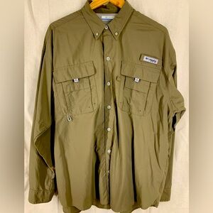 Large men’s Columbia PFG with Omnishield. Worn a few times, in great condition.